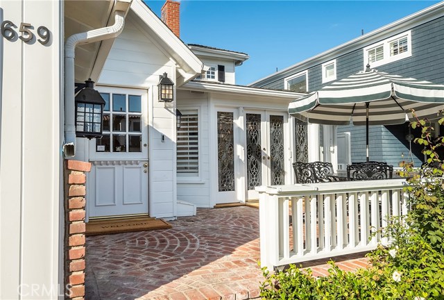 659 18th Street, Manhattan Beach, California 90266, 4 Bedrooms Bedrooms, ,3 BathroomsBathrooms,Residential,Sold,18th,SB19269469