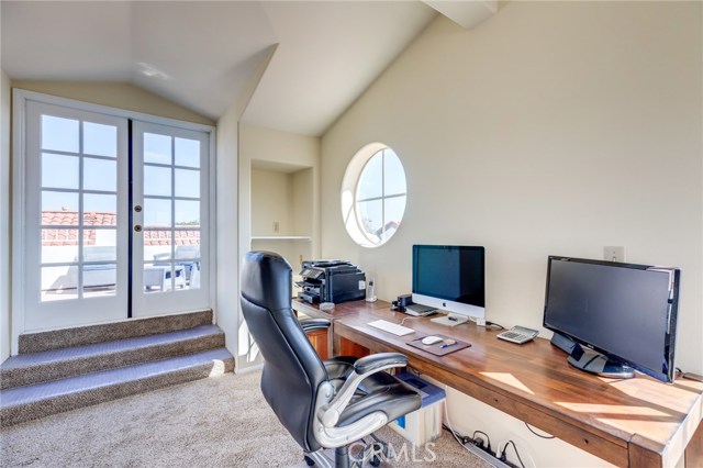 121 Helberta Avenue, Redondo Beach, California 90277, 3 Bedrooms Bedrooms, ,2 BathroomsBathrooms,Residential,Sold,Helberta,SB18224555