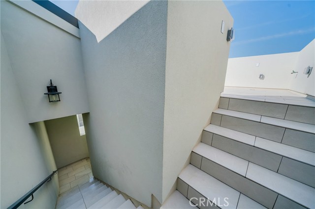 111 Vista Del Mar, Redondo Beach, California 90277, 3 Bedrooms Bedrooms, ,2 BathroomsBathrooms,Residential,Sold,Vista Del Mar,SB20065675