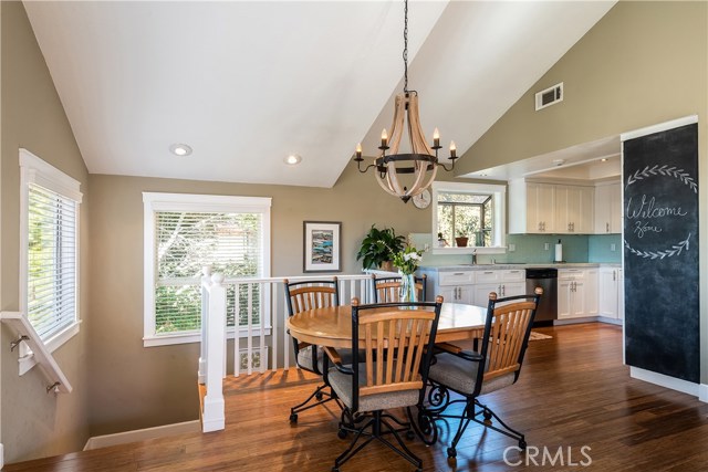 211 Helberta Avenue, Redondo Beach, California 90277, 2 Bedrooms Bedrooms, ,2 BathroomsBathrooms,Residential,Sold,Helberta,SB19015019