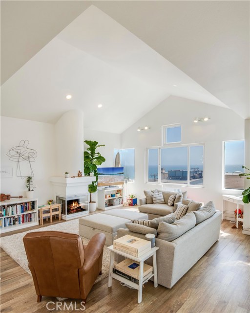 4216 Highland Avenue, Manhattan Beach, California 90266, 2 Bedrooms Bedrooms, ,2 BathroomsBathrooms,Residential,Sold,Highland,SB20133464