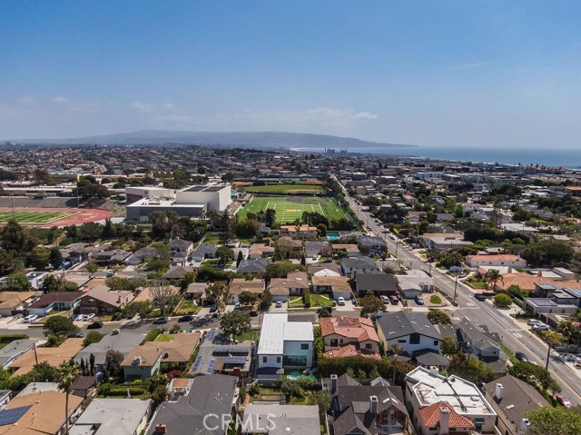 1317 Curtis Avenue, Manhattan Beach, California 90266, 5 Bedrooms Bedrooms, ,6 BathroomsBathrooms,Residential,Sold,Curtis,SB21035011