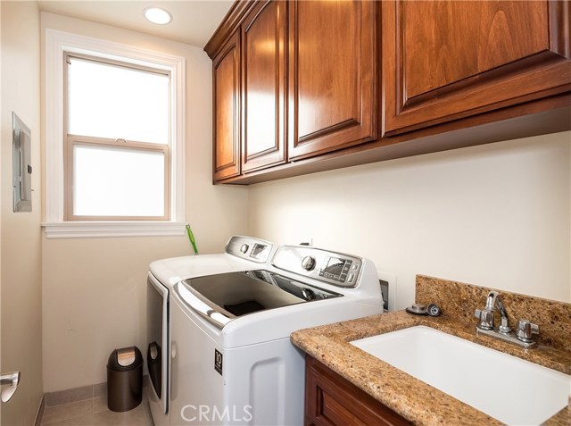 2005 Marshallfield Lane, Redondo Beach, California 90278, 4 Bedrooms Bedrooms, ,3 BathroomsBathrooms,Residential,Sold,Marshallfield,SB20008964