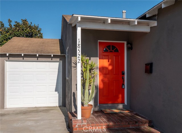 Inviting front entry.