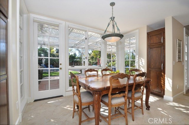 Sunny Breakfast Nook