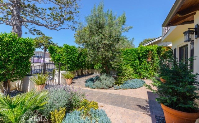 618 Maria Avenue, Redondo Beach, California 90277, 4 Bedrooms Bedrooms, ,2 BathroomsBathrooms,Residential,Sold,Maria,SB17056583