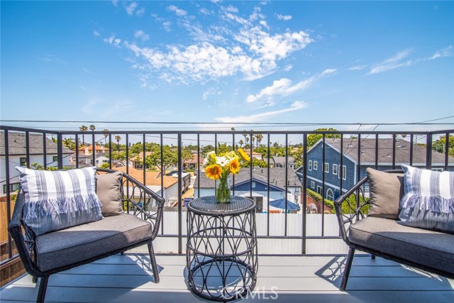 2517 Fisk Lane, Redondo Beach, California 90278, 4 Bedrooms Bedrooms, ,3 BathroomsBathrooms,Residential,Sold,Fisk,SB20145075