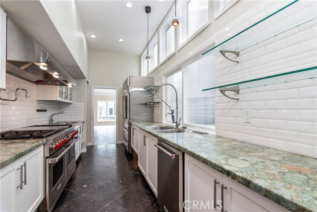 121 35th Street, Manhattan Beach, California 90266, 4 Bedrooms Bedrooms, ,4 BathroomsBathrooms,Residential,Sold,35th,SB19227401