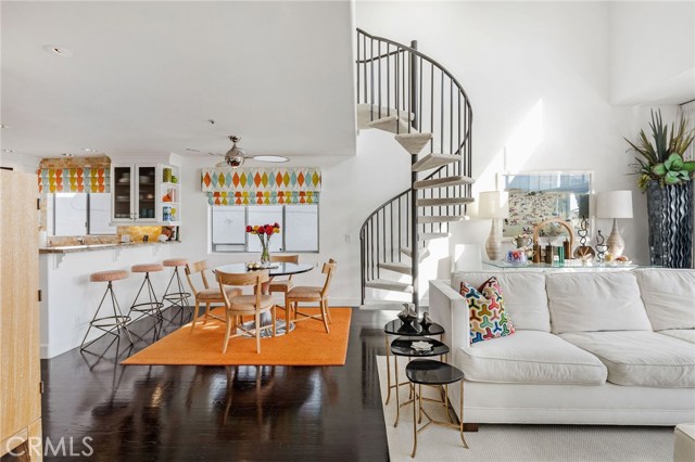 720 Manhattan Beach Boulevard, Manhattan Beach, California 90266, 2 Bedrooms Bedrooms, ,2 BathroomsBathrooms,Residential,Sold,Manhattan Beach,SB20242786