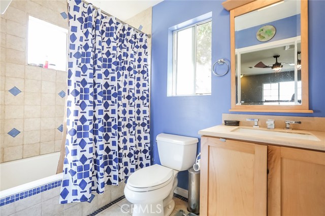 18518 Grevillea Avenue, Redondo Beach, California 90278, 3 Bedrooms Bedrooms, ,2 BathroomsBathrooms,Residential,Sold,Grevillea,PV19044095