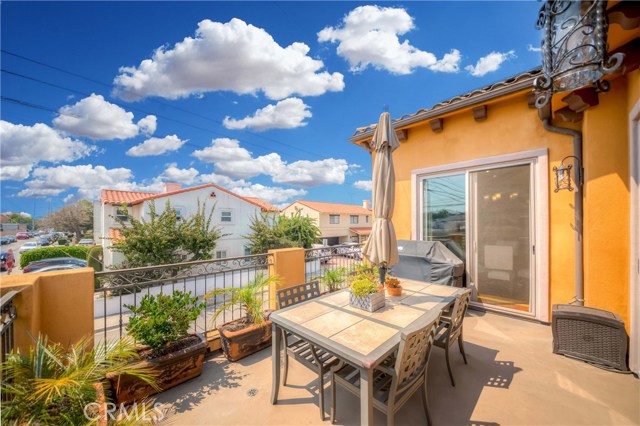 2201 Mathews, Redondo Beach, California 90278, 4 Bedrooms Bedrooms, ,3 BathroomsBathrooms,Residential,Sold,Mathews,WS20175587