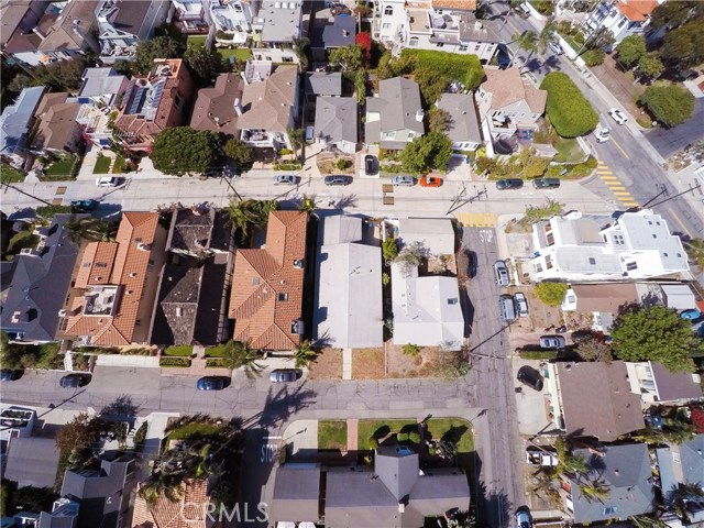 1005 15th Place, Hermosa Beach, California 90254, 3 Bedrooms Bedrooms, ,2 BathroomsBathrooms,Residential,Sold,15th,SB17224063