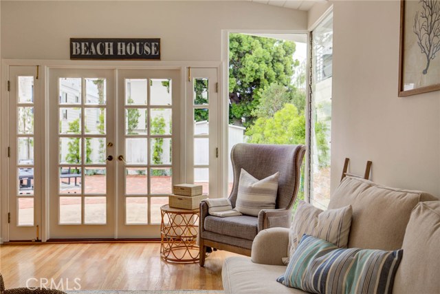 729 12th Street, Manhattan Beach, California 90266, 3 Bedrooms Bedrooms, ,2 BathroomsBathrooms,Residential,Sold,12th,SB19138998