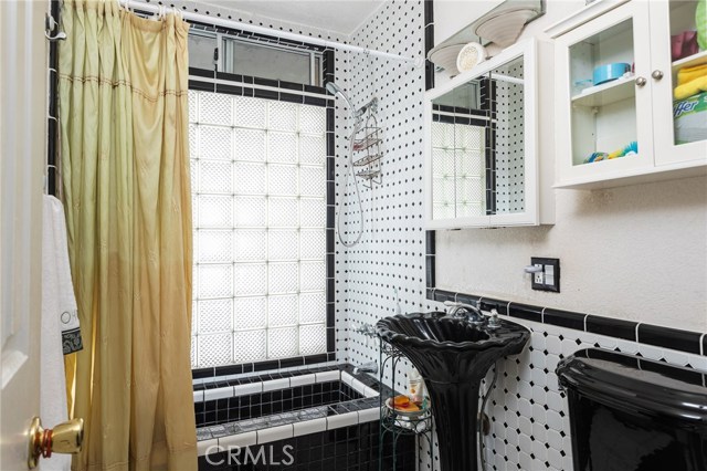 5 Bed Home for Sale in El Segundo, California