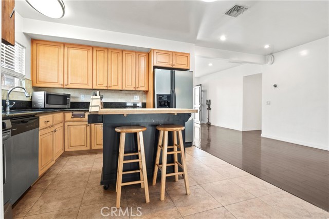 4 Bed Home for Sale in Lake Balboa, California