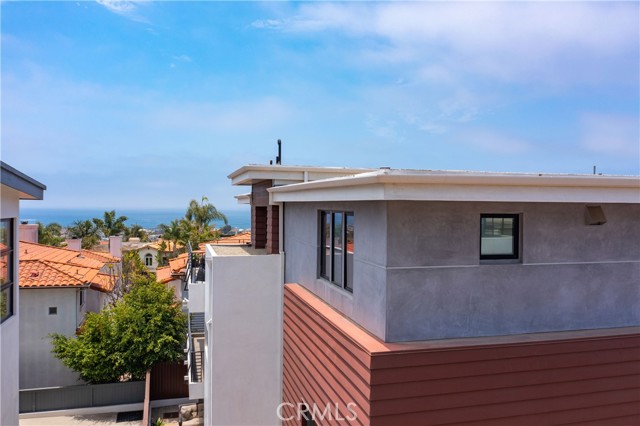 1629 Golden Avenue, Hermosa Beach, California 90254, 5 Bedrooms Bedrooms, ,3 BathroomsBathrooms,Residential,Sold,Golden,SB21133129