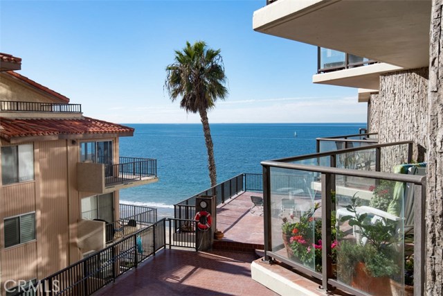 531 Esplanade, Redondo Beach, California 90277, 2 Bedrooms Bedrooms, ,2 BathroomsBathrooms,Residential,Sold,Esplanade,SB18285954