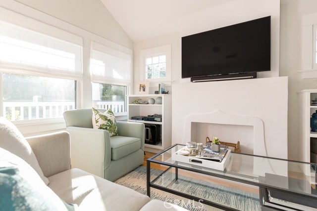 304 Gertruda Avenue, Redondo Beach, California 90277, 3 Bedrooms Bedrooms, ,2 BathroomsBathrooms,Residential,Sold,Gertruda,PV17065927