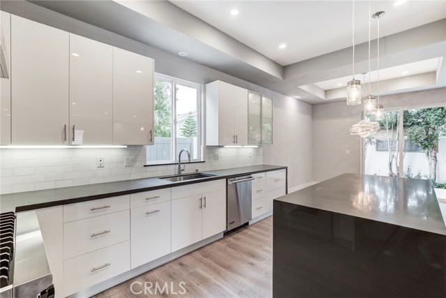 2227 Dufour Avenue, Redondo Beach, California 90278, 4 Bedrooms Bedrooms, ,3 BathroomsBathrooms,Residential,Sold,Dufour,PV17279743