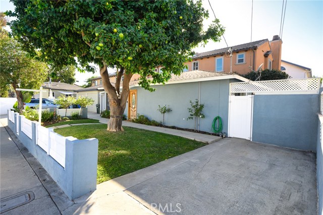 2605 Blossom Lane, Redondo Beach, California 90278, 2 Bedrooms Bedrooms, ,1 BathroomBathrooms,Residential,Sold,Blossom,ND19250904