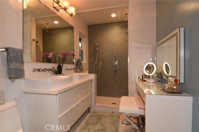 Another view of the master bath...