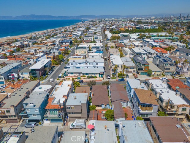 412 Marine Avenue, Manhattan Beach, California 90266, 3 Bedrooms Bedrooms, ,Residential,Sold,Marine,SB21057132