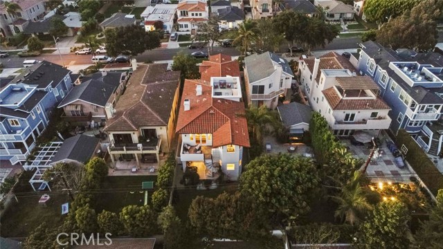 700 Avenue C, Redondo Beach, California 90277, 5 Bedrooms Bedrooms, ,5 BathroomsBathrooms,Residential,Sold,Avenue C,SB19123719