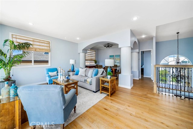 952 8th Street, Hermosa Beach, California 90254, 4 Bedrooms Bedrooms, ,3 BathroomsBathrooms,Residential,Sold,8th,SB20164788