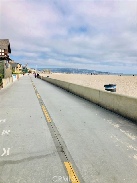 The Strand runs the length of Hermosa Beach and connects to biking & walking paths in Redondo Beach & Manhattan Beach.