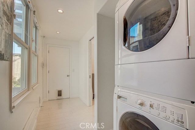 132 35th Place, Hermosa Beach, California 90254, 2 Bedrooms Bedrooms, ,2 BathroomsBathrooms,Residential,Sold,35th,SB19057826