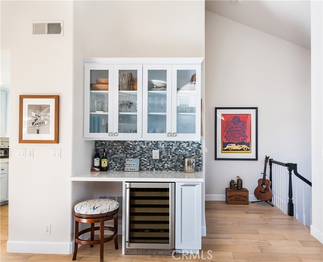 840 Loma Drive, Hermosa Beach, California 90254, 3 Bedrooms Bedrooms, ,2 BathroomsBathrooms,Residential,Sold,Loma,SB18033597