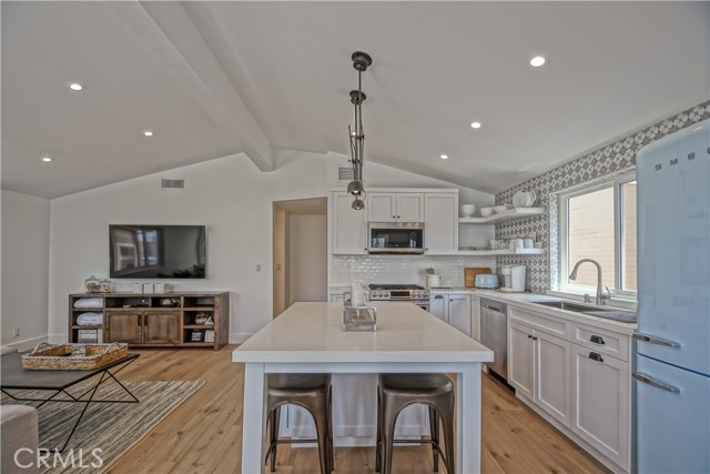129 38th Street, Manhattan Beach, California 90266, 6 Bedrooms Bedrooms, ,6 BathroomsBathrooms,Residential,Sold,38th,SB21024072