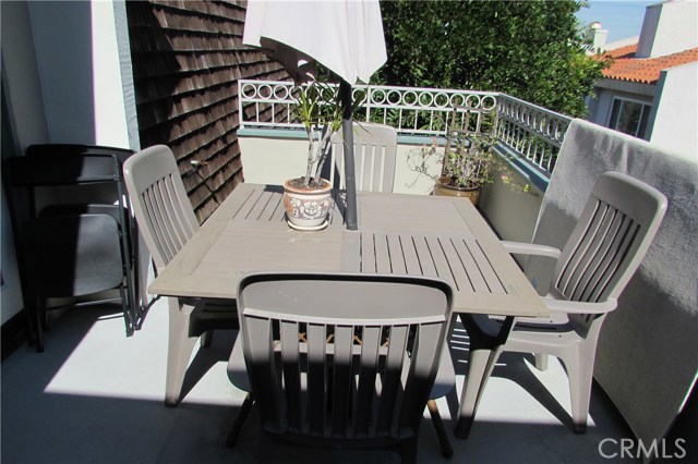 110 Guadalupe Avenue, Redondo Beach, California 90277, 3 Bedrooms Bedrooms, ,1 BathroomBathrooms,Residential,Sold,Guadalupe,OC17057982