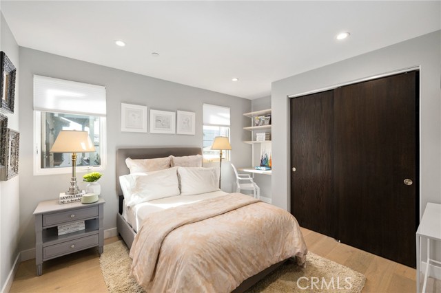 319 34th Place, Manhattan Beach, California 90266, 3 Bedrooms Bedrooms, ,3 BathroomsBathrooms,Residential,Sold,34th,PV21029643