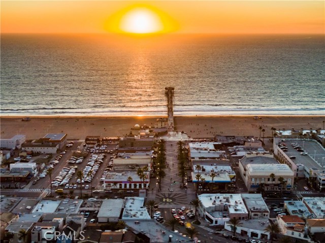 942 15th Street, Hermosa Beach, California 90254, 4 Bedrooms Bedrooms, ,2 BathroomsBathrooms,Residential,Sold,15th,SB20137355