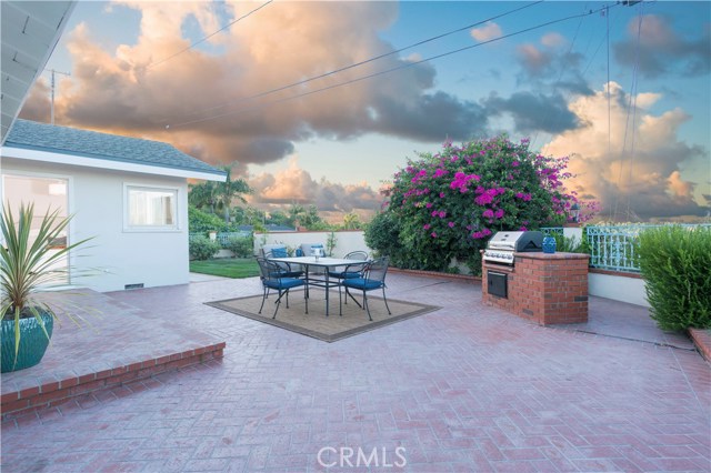 2105 Velez Drive, Rancho Palos Verdes, California 90275, 3 Bedrooms Bedrooms, ,2 BathroomsBathrooms,Residential,Sold,Velez,SB17138071