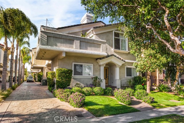 2419 Grant Avenue, Redondo Beach, California 90278, 3 Bedrooms Bedrooms, ,2 BathroomsBathrooms,Residential,Sold,Grant,SB18097763