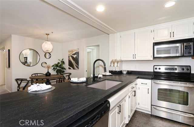 Detail Gallery Image 1 of 1 For 880 W 1st St #211,  Los Angeles,  CA 90012 - 2 Beds | 2 Baths