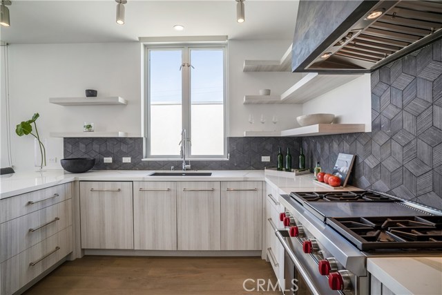 221 1st Street, Manhattan Beach, California 90266, 3 Bedrooms Bedrooms, ,3 BathroomsBathrooms,Residential,Sold,1st,SB19034815