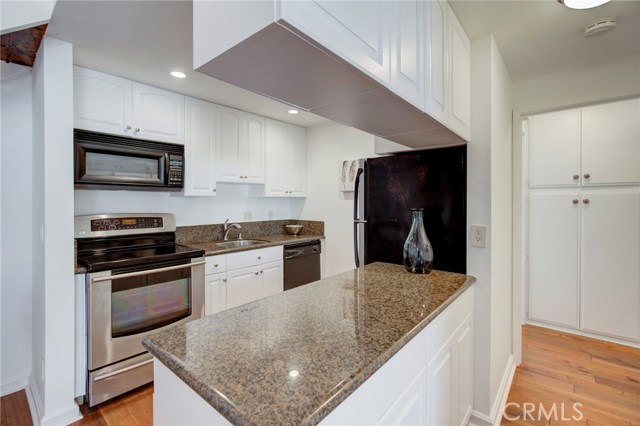 601 Prospect Avenue, Redondo Beach, California 90277, 2 Bedrooms Bedrooms, ,1 BathroomBathrooms,Residential,Sold,Prospect,SB18289971