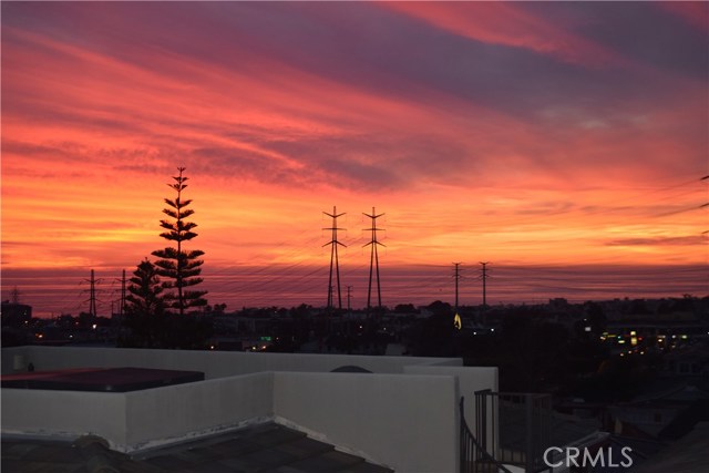 720 Lucia Avenue, Redondo Beach, California 90277, 5 Bedrooms Bedrooms, ,3 BathroomsBathrooms,Residential,Sold,Lucia,SB17080801