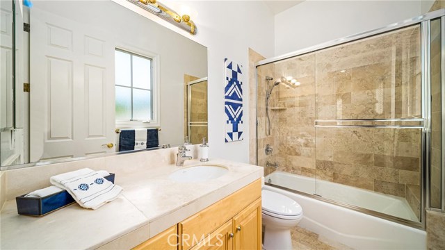 1002 5th Street, Hermosa Beach, California 90254, 5 Bedrooms Bedrooms, ,2 BathroomsBathrooms,Residential,Sold,5th,SB20139034