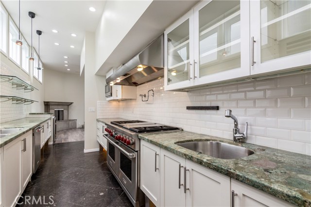 121 35th Street, Manhattan Beach, California 90266, 4 Bedrooms Bedrooms, ,4 BathroomsBathrooms,Residential,Sold,35th,SB19227401