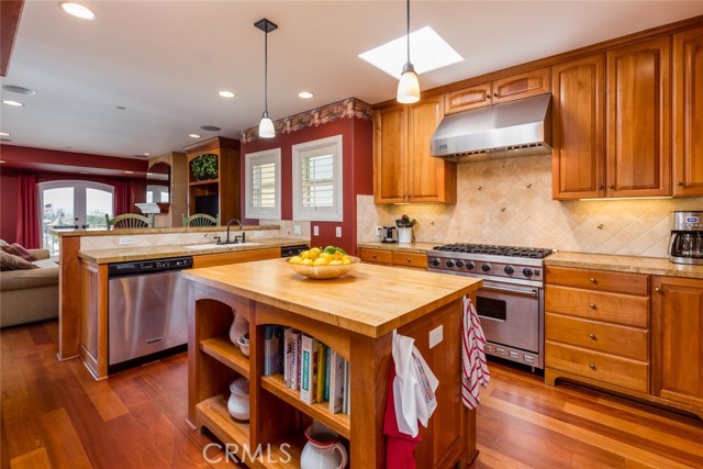 413 15th Street, Manhattan Beach, California 90266, 3 Bedrooms Bedrooms, ,3 BathroomsBathrooms,Residential,Sold,15th,SB17116967