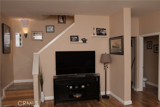2 Bed Home for Sale in Van Nuys, California