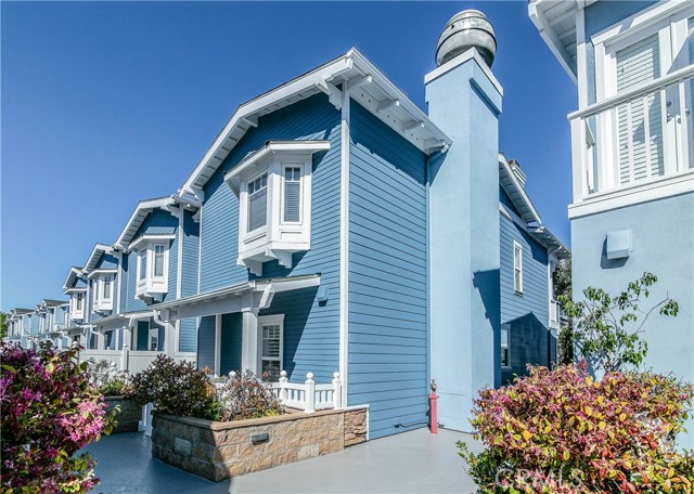 229 Aviation Pl, Manhattan Beach, California