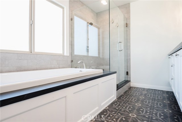 100 8th Street, Hermosa Beach, California 90254, 2 Bedrooms Bedrooms, ,1 BathroomBathrooms,Residential,Sold,8th,SB20203822