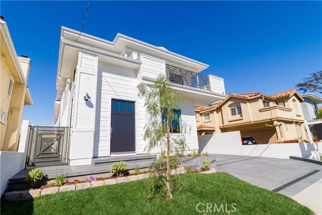 2309 Clark Lane, Redondo Beach, California 90278, 4 Bedrooms Bedrooms, ,3 BathroomsBathrooms,Residential,Sold,Clark,SB18033028