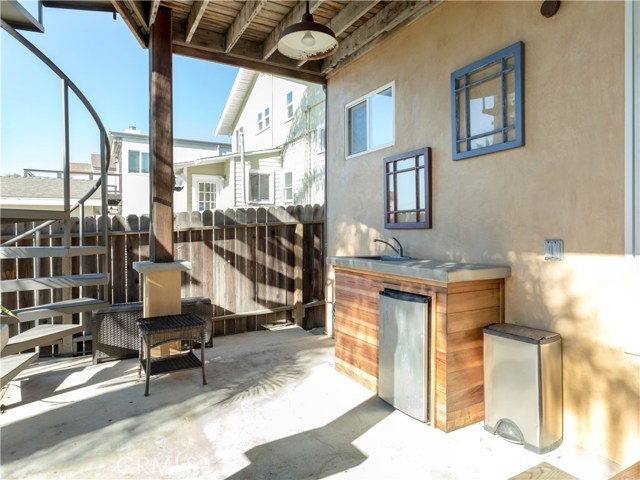 1158 8th Street, Hermosa Beach, California 90254, 3 Bedrooms Bedrooms, ,1 BathroomBathrooms,Residential,Sold,8th,SB20088189