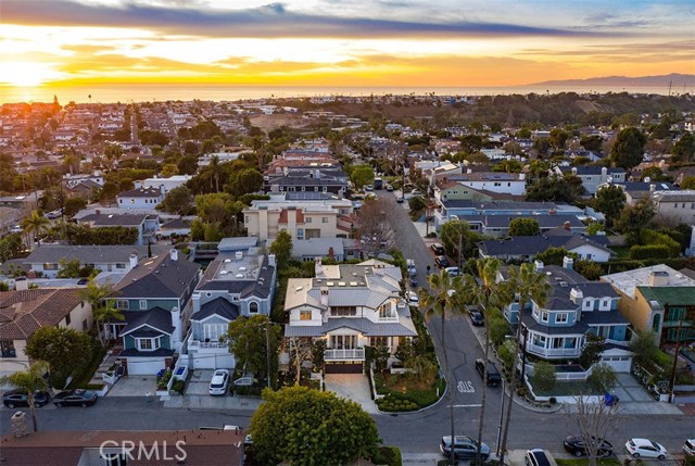 772 26th Street, Manhattan Beach, California 90266, 6 Bedrooms Bedrooms, ,5 BathroomsBathrooms,Residential,Sold,26th,SB21005768